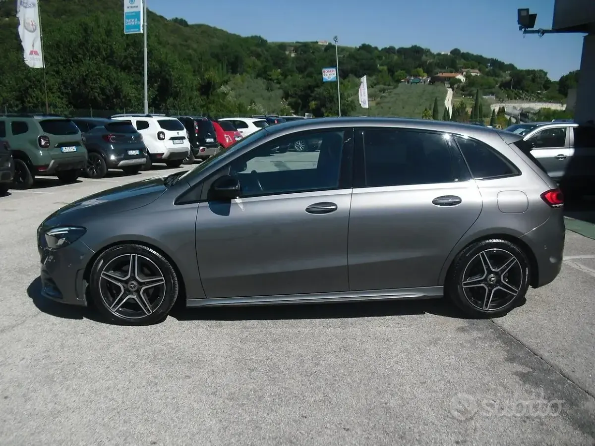 Usata Mercedes B180 Premium 116 CV (85 kW) 2021 Grigio Utilitaria