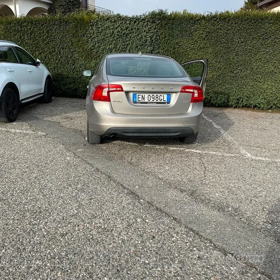 Usata Volvo S60 Momentum 136 CV (100 kW) 2012 Grigio Berlina