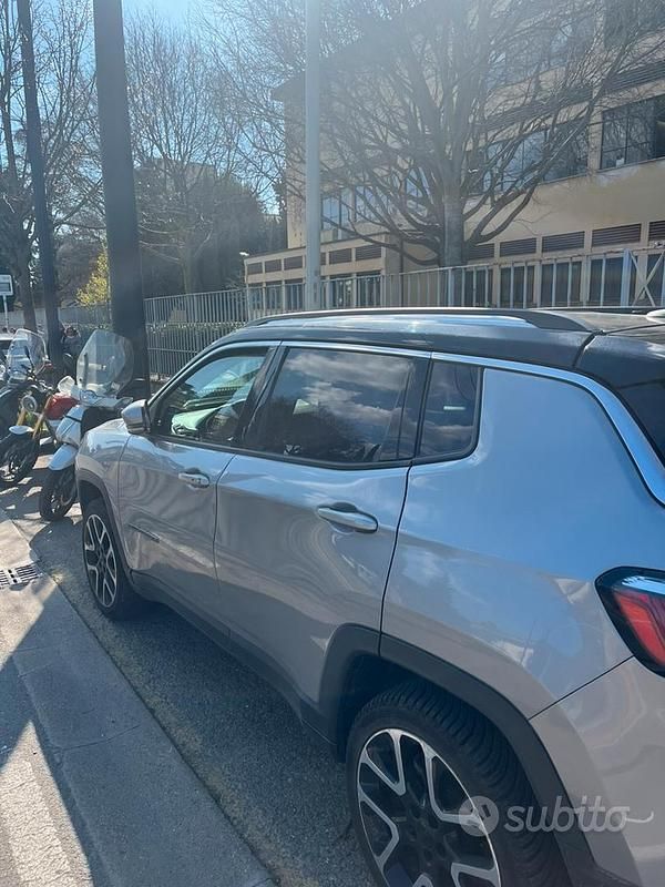 Usata Jeep Compass Limited 140 CV (102 kW) 2017 Grigio SUV