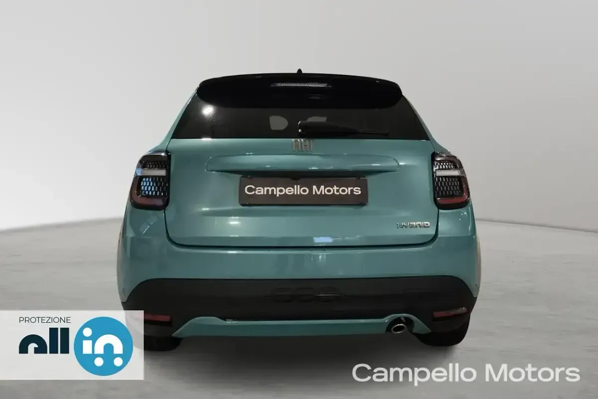 Usata Fiat 600 La Prima 101 CV (74 kW) 2025 Azzurro acqua metallizzato SUV