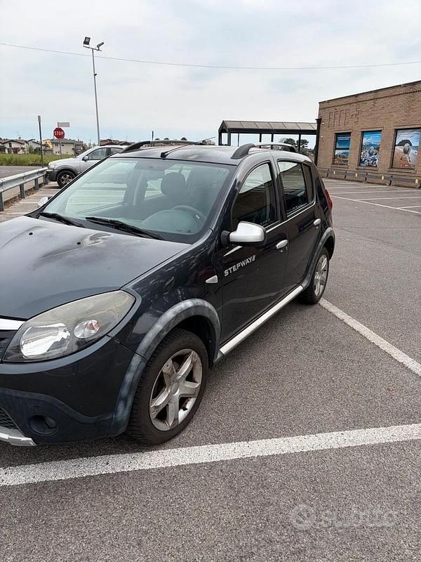 Usata Dacia Sandero Stepway 90 CV (66 kW) 2011 Grigio Berlina