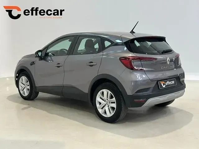 Usata Renault Captur 101 CV (74 kW) 2023 Grigio SUV