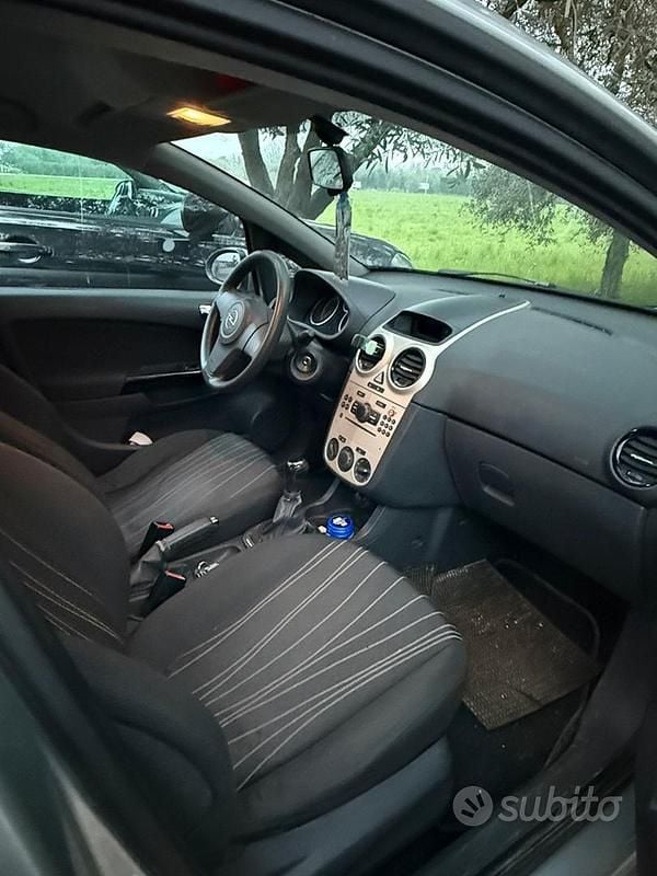 Usata Opel Corsa 2008 Grigio Utilitaria