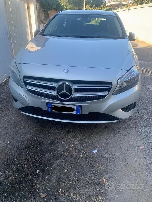 Usata Mercedes A160 Executive 90 CV (66 kW) 2014 Grigio Berlina