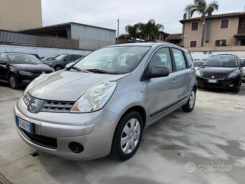 Grigio Usata 2009 Nissan Note Acenta Monovolume | 3200 € (Buon prezzo) - Immagine 1/4