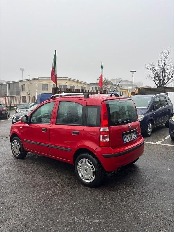Rosso Usata 2012 Fiat Panda Tre volumi | 3800 € (Buon prezzo) - Immagine 1/4