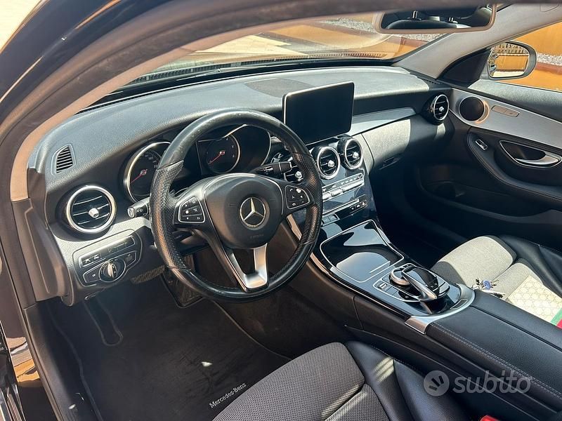 Usata Mercedes C220 170 CV (125 kW) 2017 Nero Berlina