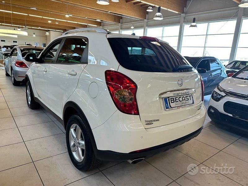 Usata SsangYong Korando 175 CV (128 kW) 2011 Bianco pastello SUV