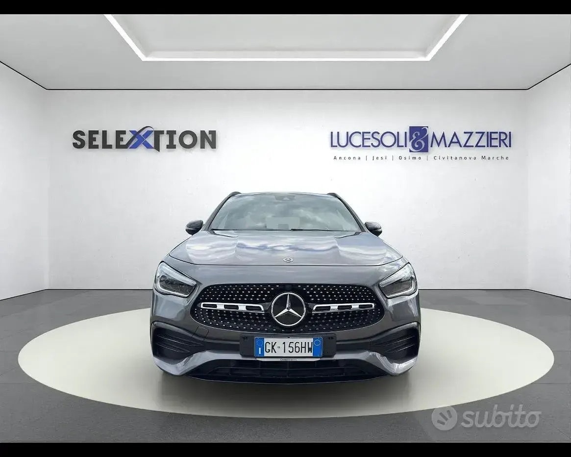 Begagnad Mercedes GLA180 Premium 116 HK (85 kW) 2022 Grå SUV