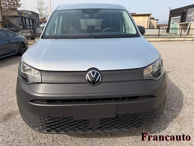 Usata VW Caddy Maxi Life 102 CV (75 kW) 2022 Argento Monovolume