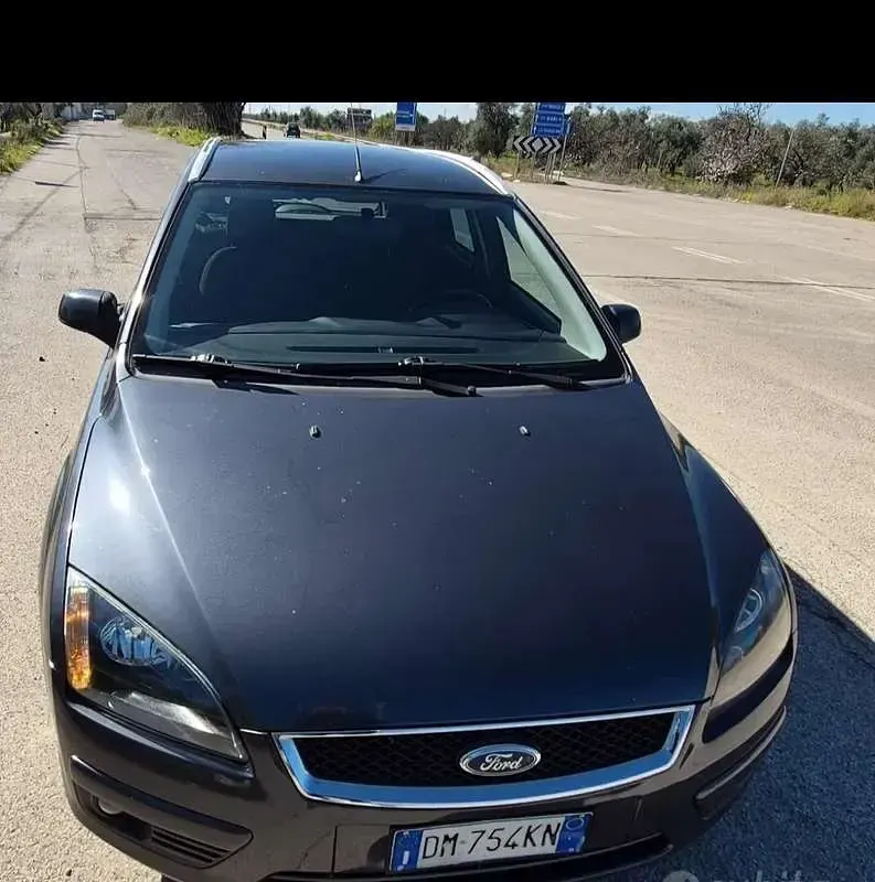 Usata Ford Focus Style 90 CV (66 kW) 2007 Grigio Station wagon