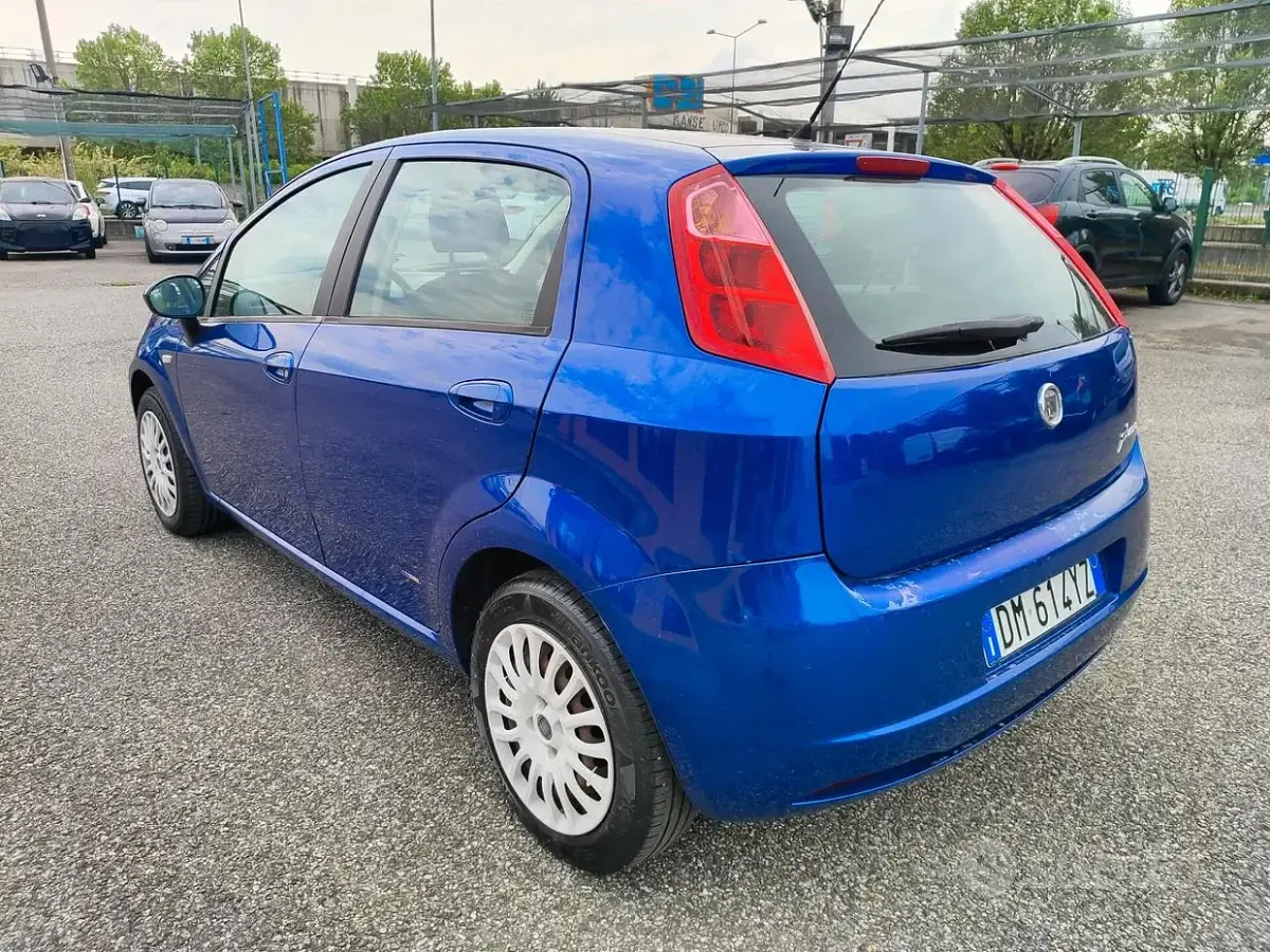 Usata Fiat Grande Punto Active 65 CV (47 kW) 2007 Blu Utilitaria