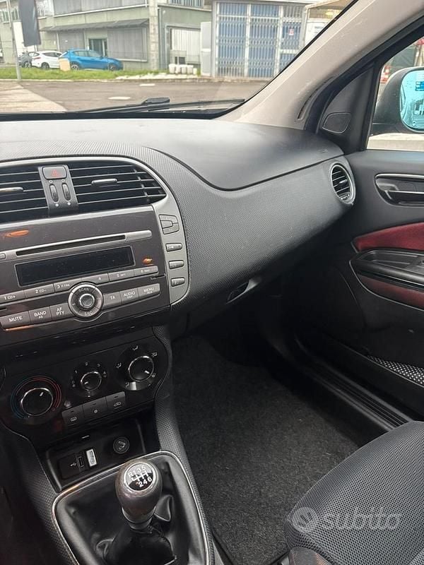 Grigio Usata 2012 Fiat Bravo Dynamic Due volumi | 2500 € (Super prezzo) - Immagine 1/4