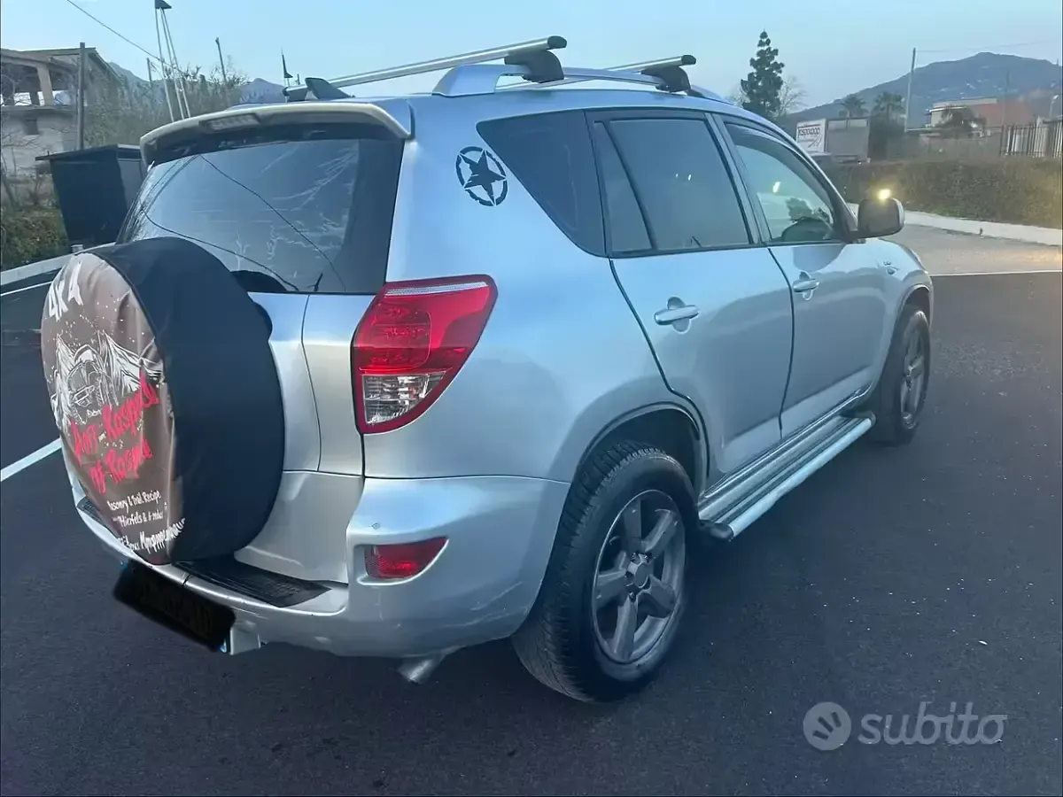 Usata Toyota RAV4 Sol 136 CV (100 kW) 2007 Grigio SUV