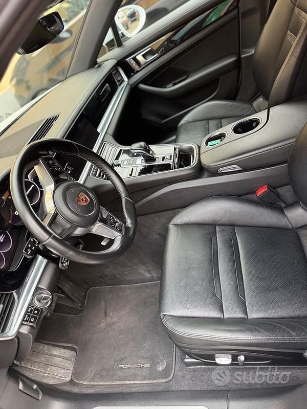 Usata Porsche Panamera 330 CV (242 kW) 2017 Bianco Coupé