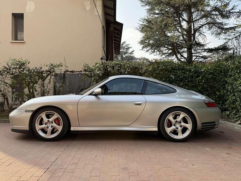 Usata Porsche 911 Carrera 4S 320 CV (235 kW) 2002 Argento Coupé