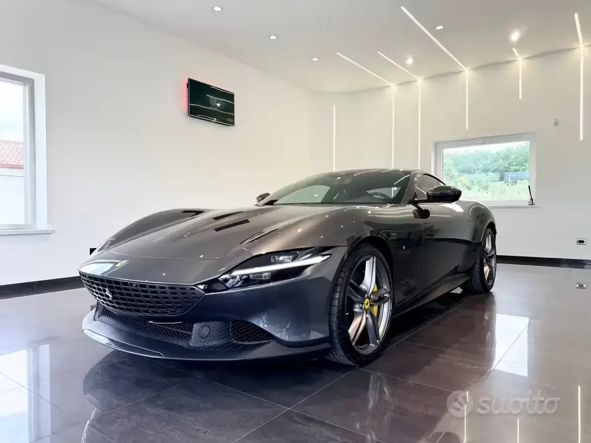 Usata Ferrari Roma 620 CV (456 kW) 2023 Grigio Coupé