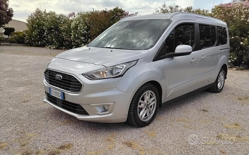 Argento Usata 2019 Ford Tourneo Connect Titanium Monovolume | 16.900 € (Buon prezzo) - Immagine 1/4