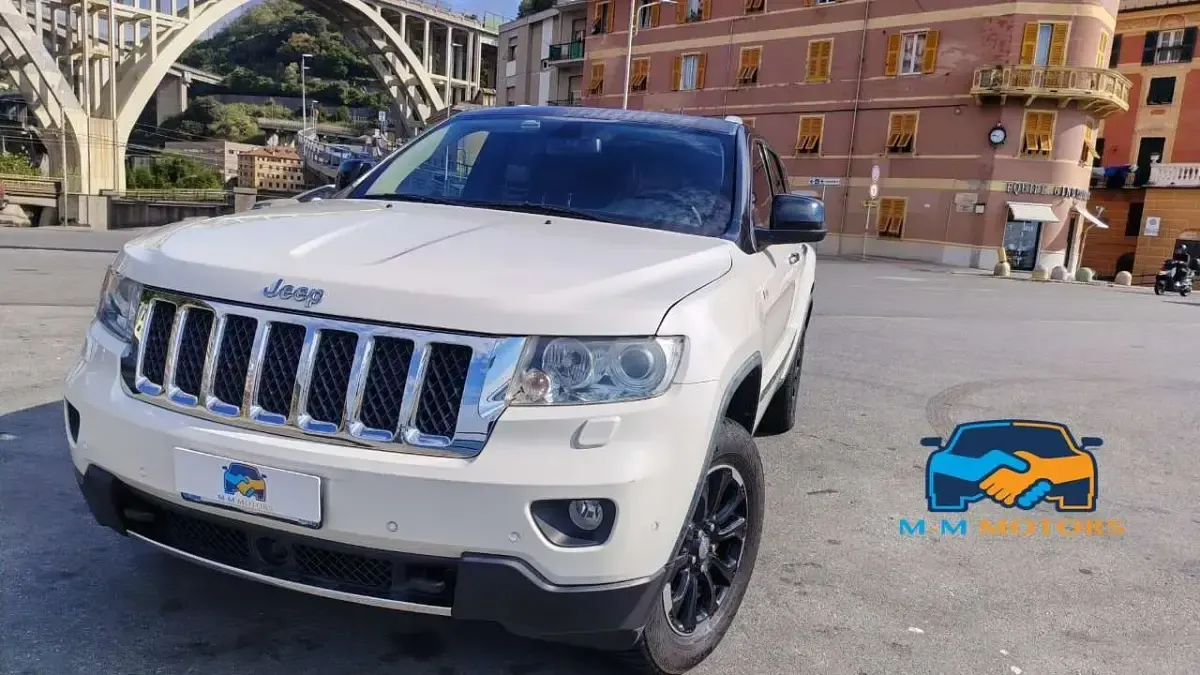 Usata Jeep Grand Cherokee Overland 241 CV (177 kW) 2011 Bianco SUV