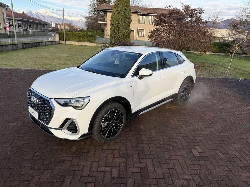 Bianco Usata 2023 Audi Q3 Sportback S-Line SUV | 37.800 € (Buon prezzo) - Immagine 1/4