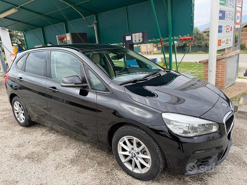 Usata BMW 218 Luxury Line 150 CV (110 kW) 2015 Nero Station wagon