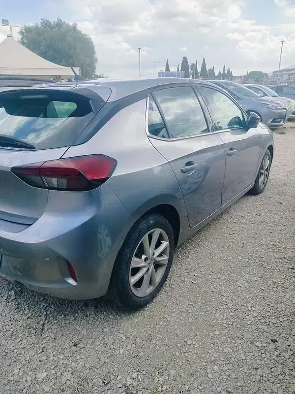 Usata Opel Corsa Elegance 101 CV (74 kW) 2021 Grigio Utilitaria