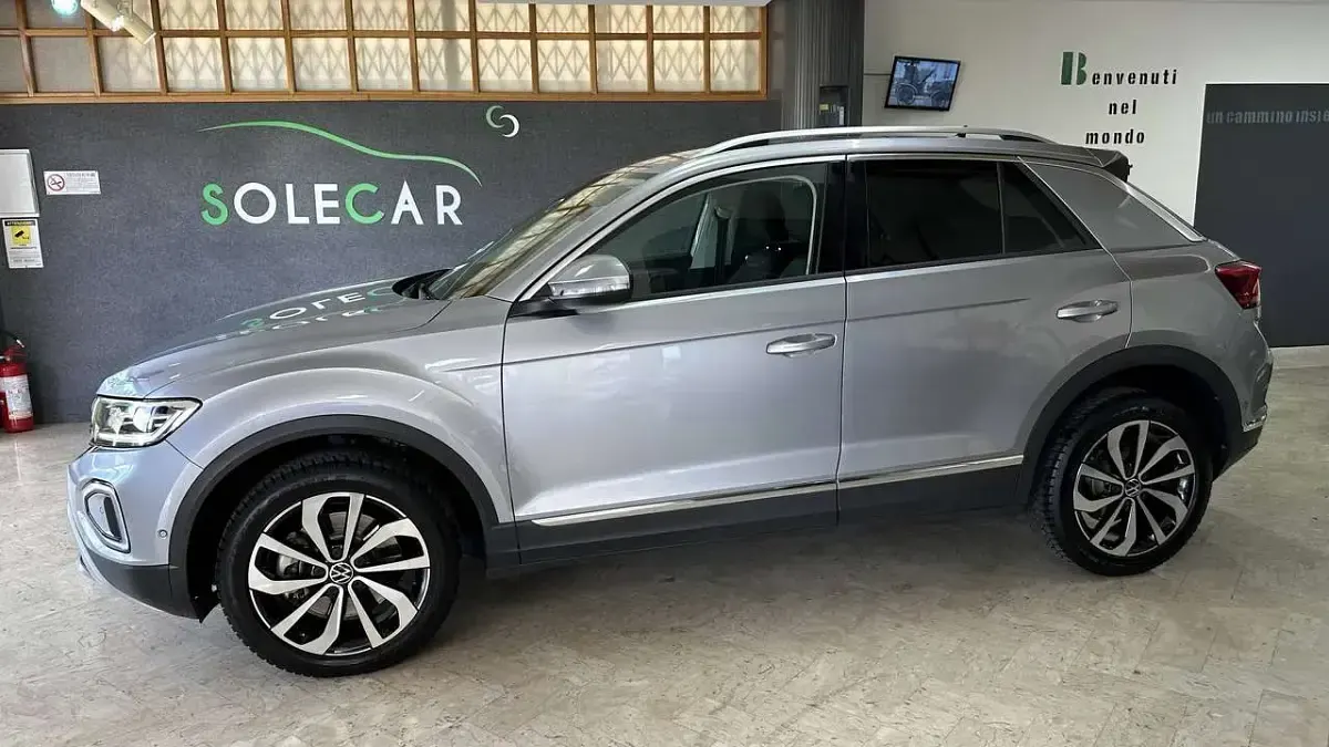 Usata VW T-Roc Style 150 CV (110 kW) 2023 Grigio SUV