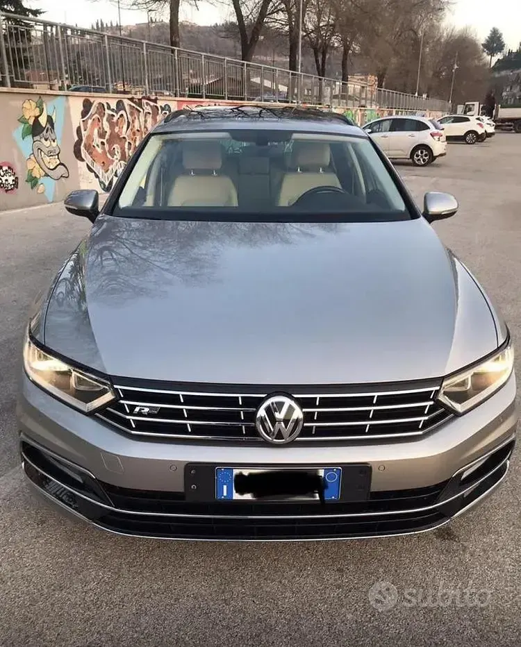 Usata VW Passat 120 CV (88 kW) 2016 Grigio Station wagon