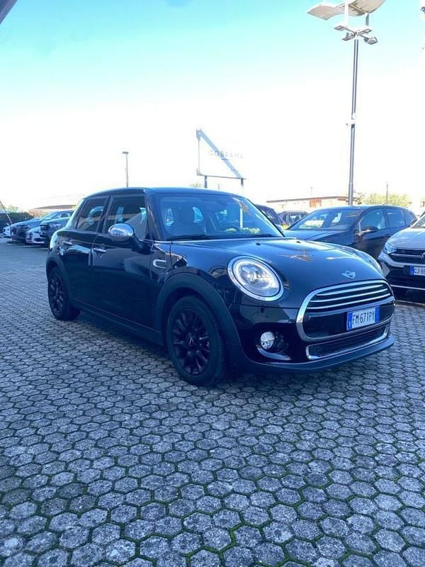 Usata Mini Cooper D 116 CV (85 kW) 2017 Nero Utilitaria