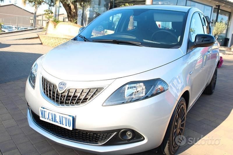 Usata Lancia Ypsilon S 69 CV (50 kW) 2022 Grigio Utilitaria