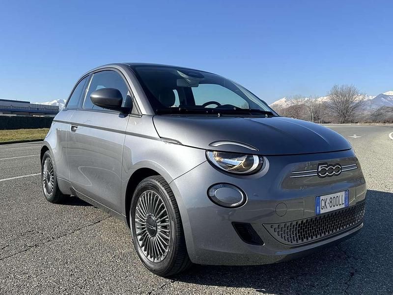 Usata Fiat 500e Icon 42 kW (58 CV) 2022 Grigio Utilitaria