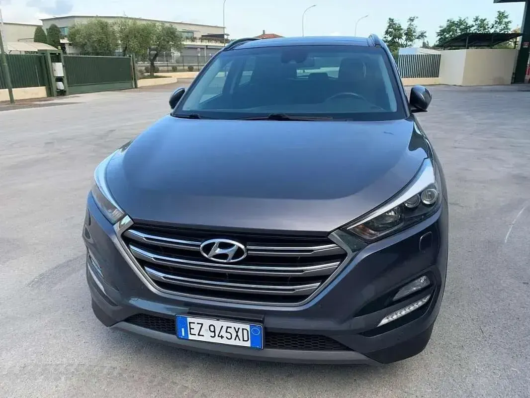 Usata Hyundai Tucson Xpossible 136 CV (100 kW) 2015 Blu/azzurro SUV