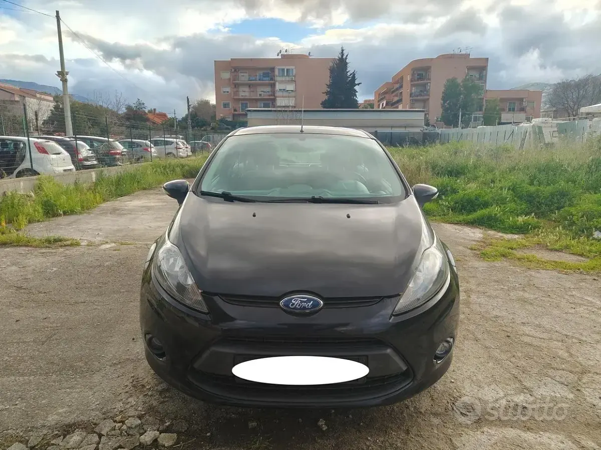 Usata Ford Fiesta 68 CV (50 kW) 2009 Nero Berlina