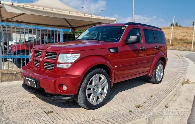 Usata Dodge Nitro 177 CV (130 kW) 2007 Rosso SUV