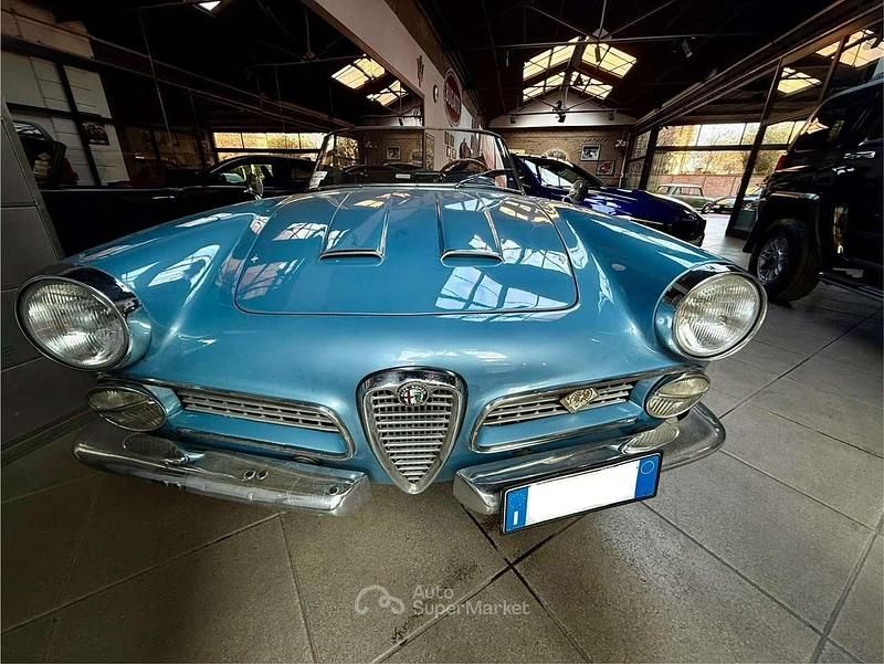 Usata Alfa Romeo 2000 111 CV (81 kW) 1961 Blu/azzurro Cabrio