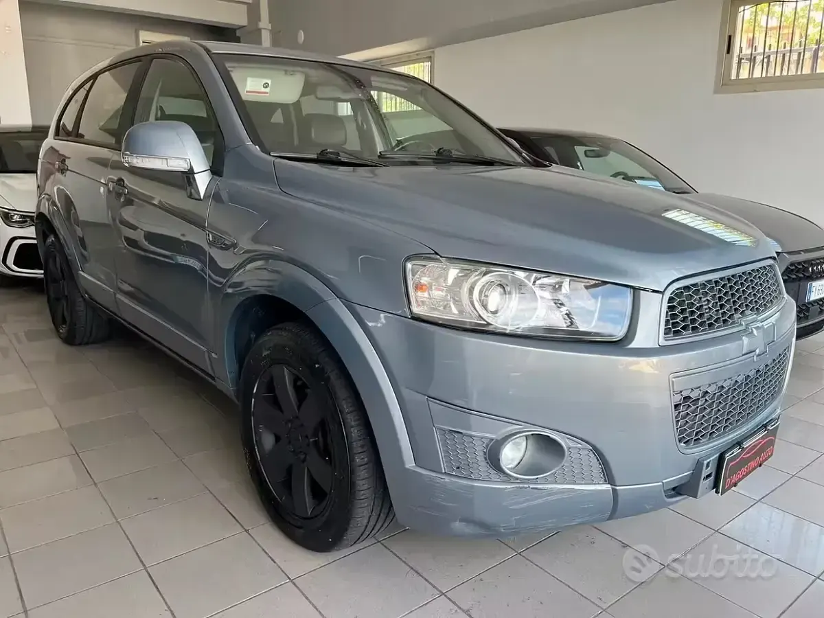 Usata Chevrolet Captiva LT 163 CV (119 kW) 2011 Grigio SUV