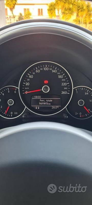 Usata VW Beetle 105 CV (77 kW) 2012 Bianco Utilitaria