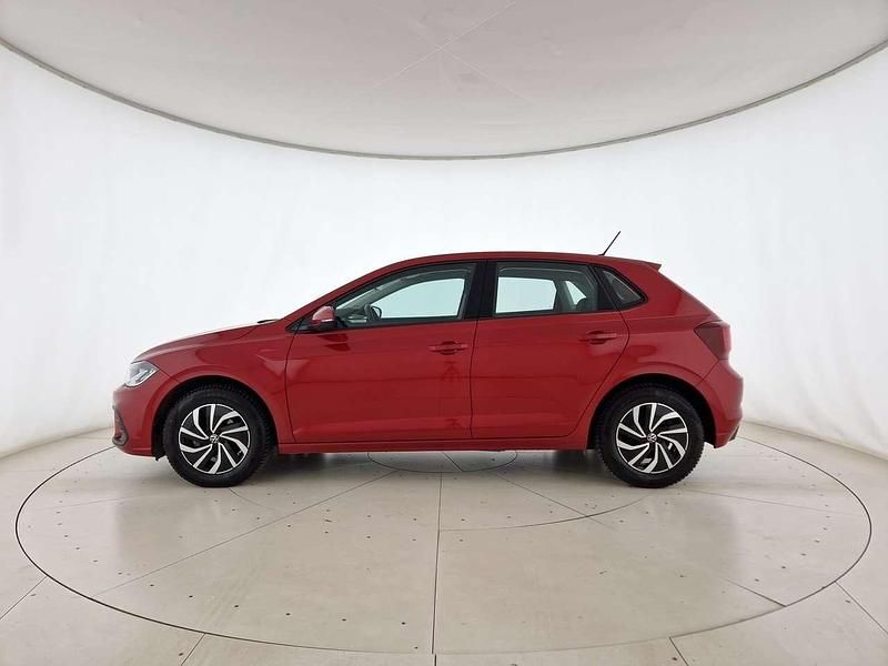 Usata VW Polo Life 95 CV (69 kW) 2024 Kings red metallizzato Utilitaria