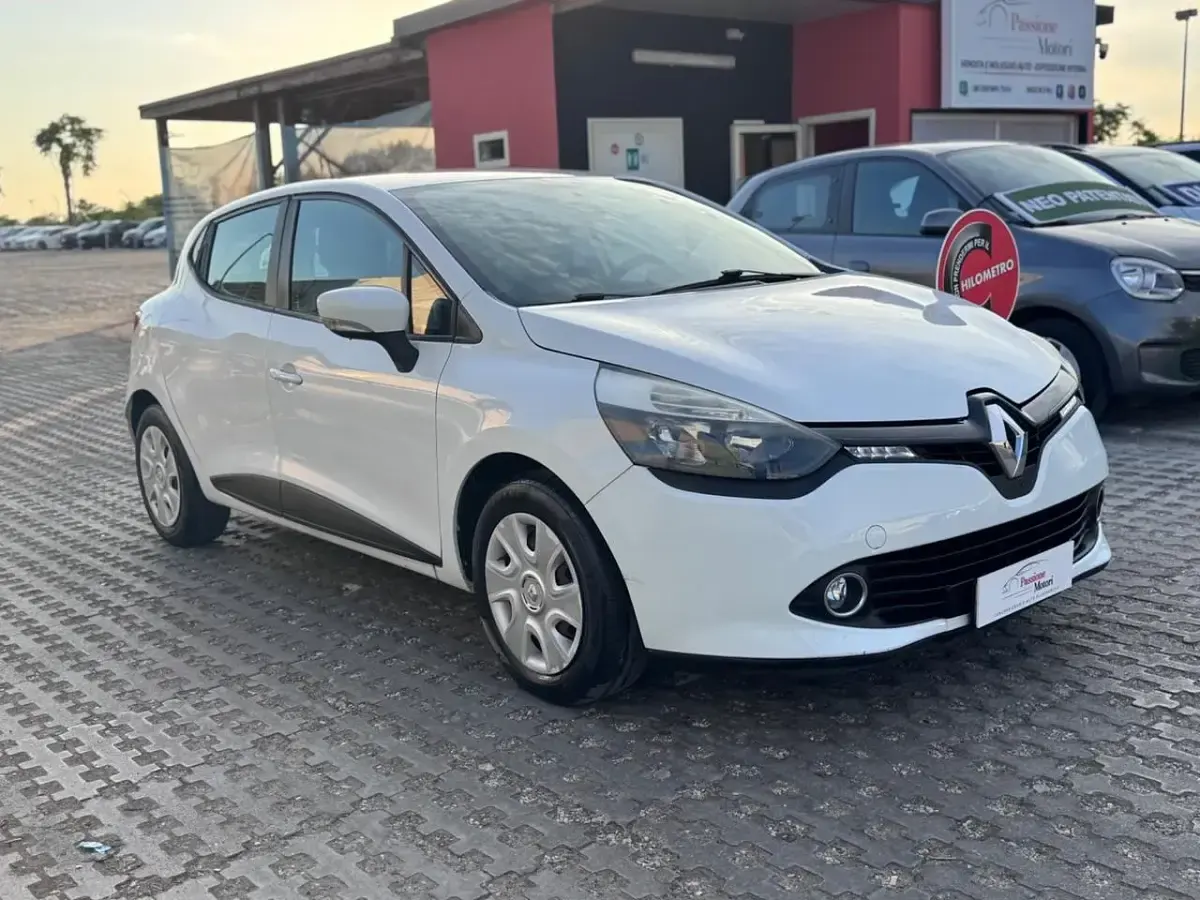 Usata Renault Clio IV 72 CV (52 kW) 2014 Bianco Berlina