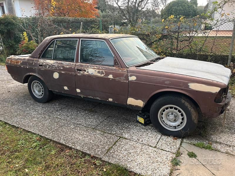 Usata 1970 Mercedes E280 | 2000 € - Immagine 1/4