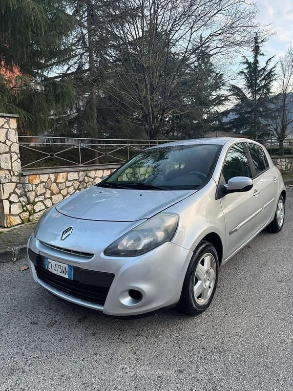Usata Renault Clio II 75 CV (55 kW) 2009 Argento Berlina