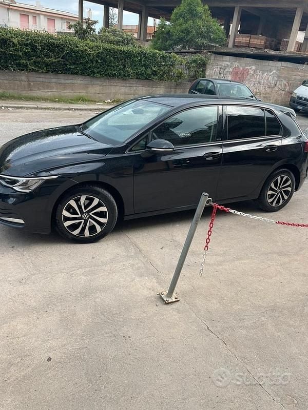 Usata VW Golf VII 150 CV (110 kW) 2021 Nero Utilitaria
