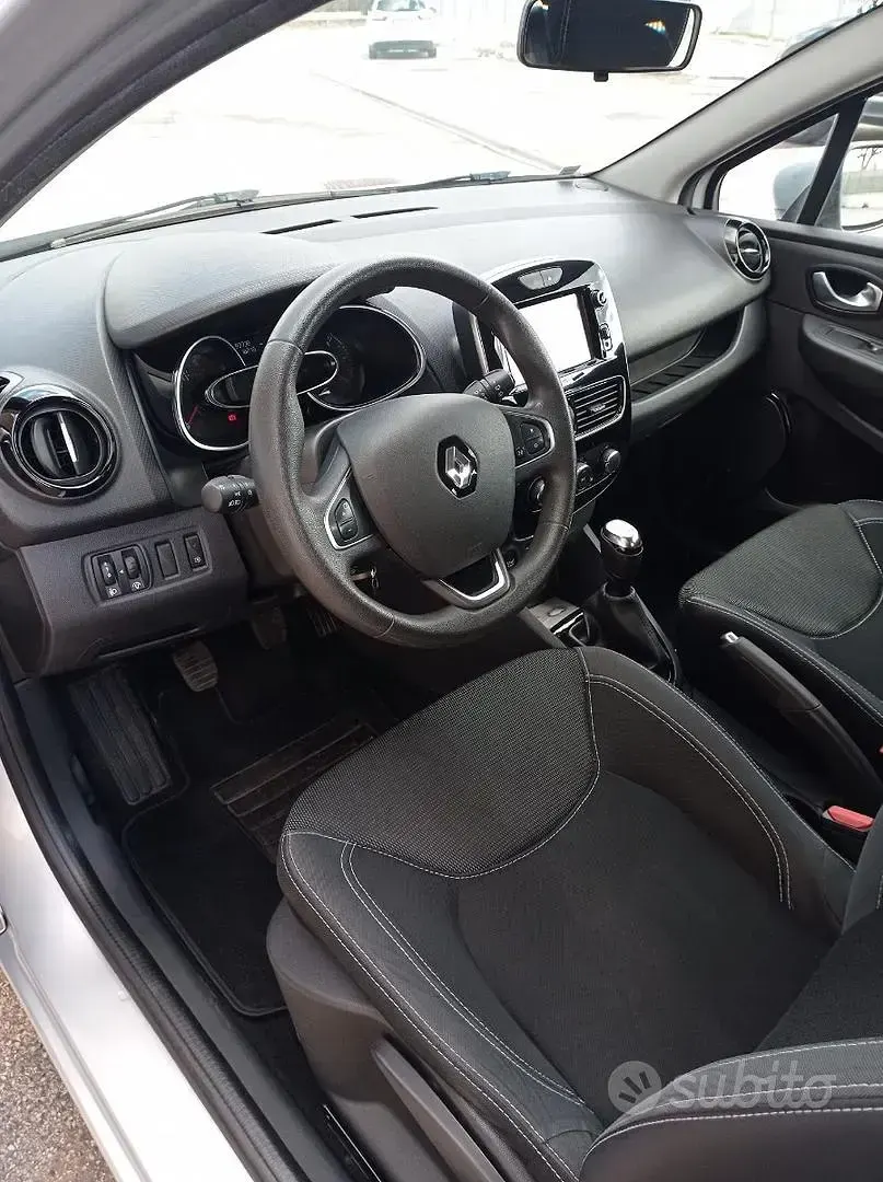 Usata Renault Clio 90 CV (66 kW) 2018 Grigio Station wagon