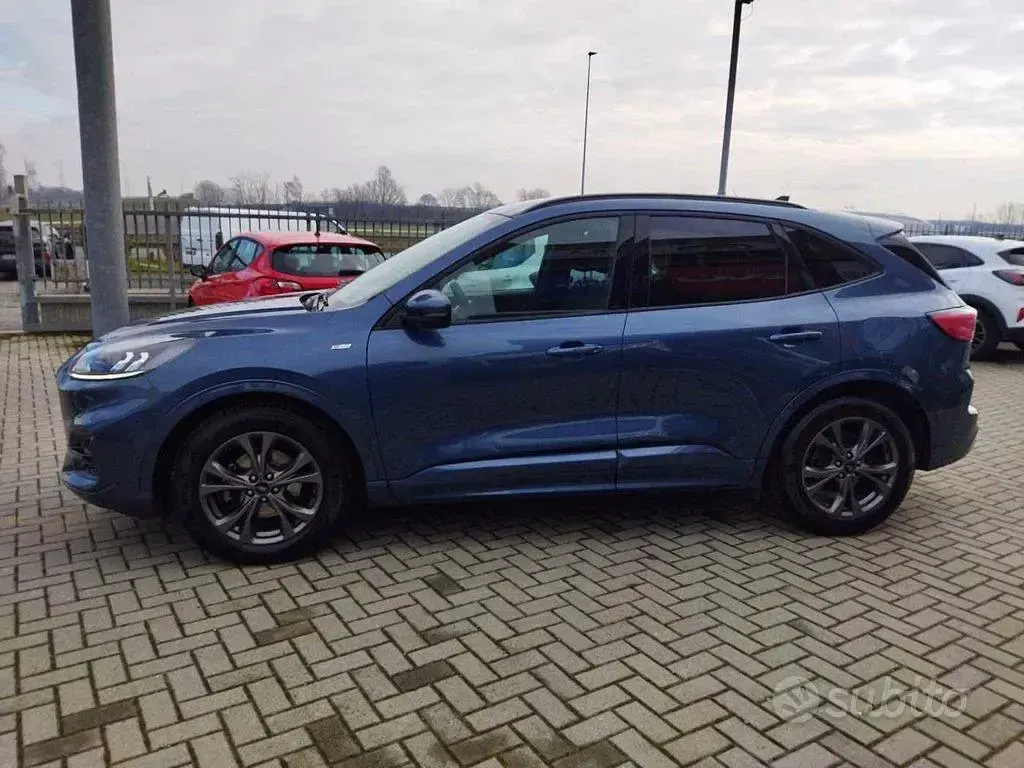 Usata Ford Kuga ST-Line X 120 CV (88 kW) 2022 Blu SUV