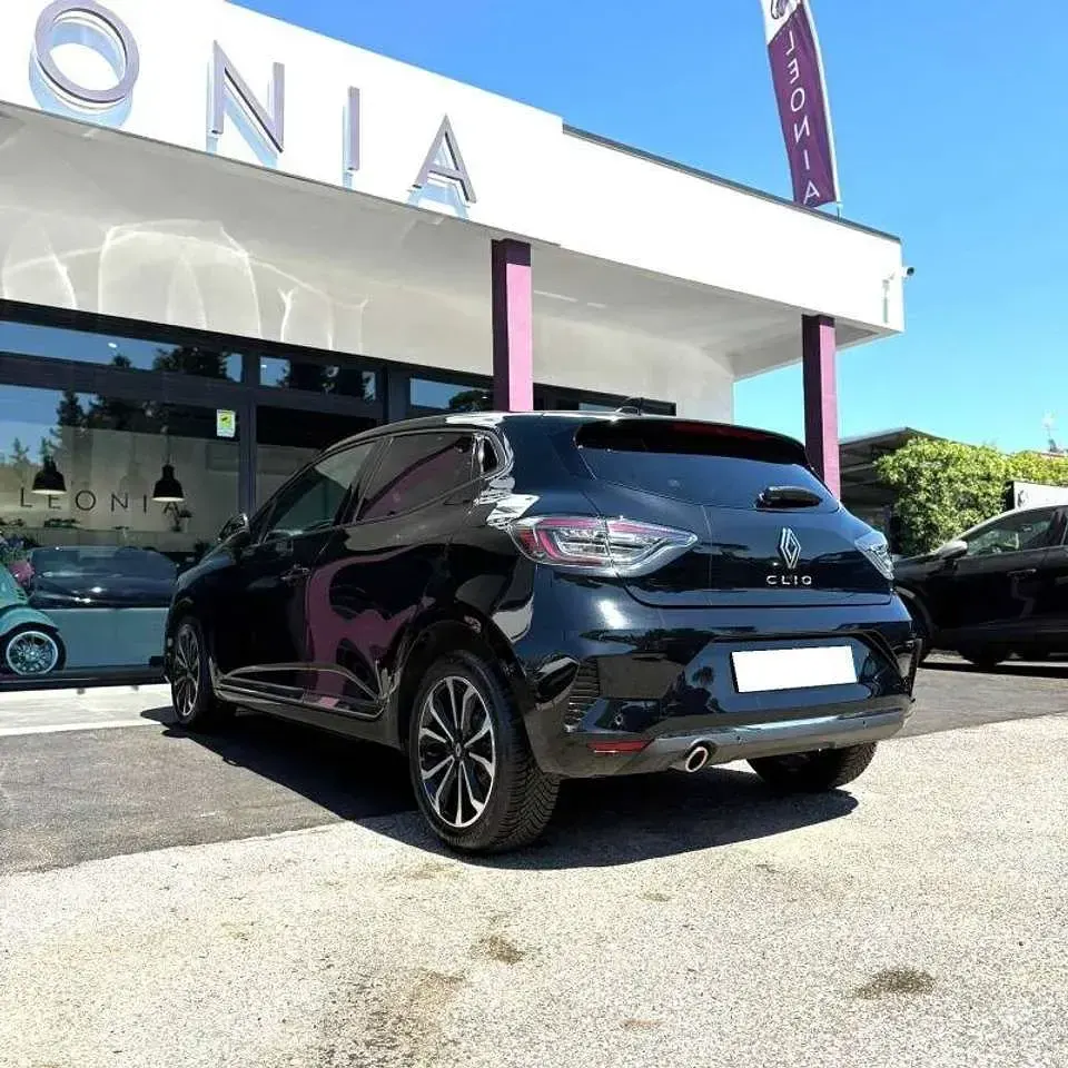 Usata Renault Clio V Techno 91 CV (66 kW) 2025 Nero etoile Berlina