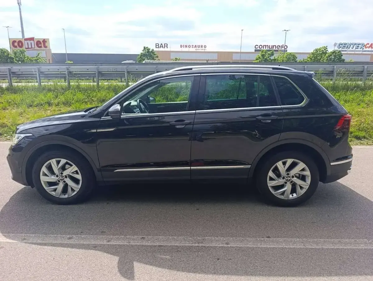Usata VW Tiguan Elegance 150 CV (110 kW) 2022 Nero SUV