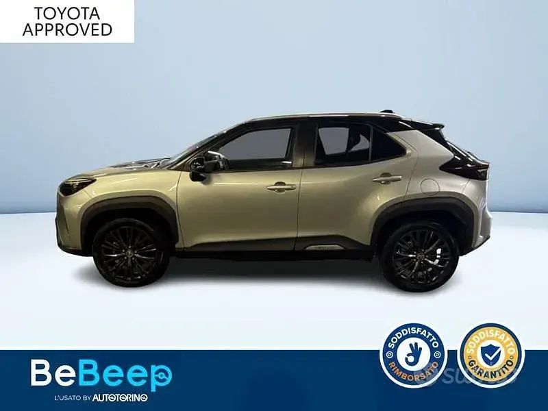 Usata Toyota Yaris Cross 116 CV (85 kW) 2022 Grigio SUV