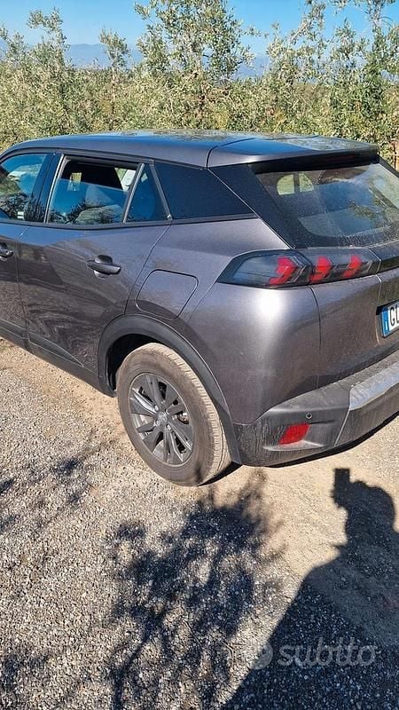 Usata Peugeot 2008 Active 110 CV (80 kW) 2022 Grigio SUV