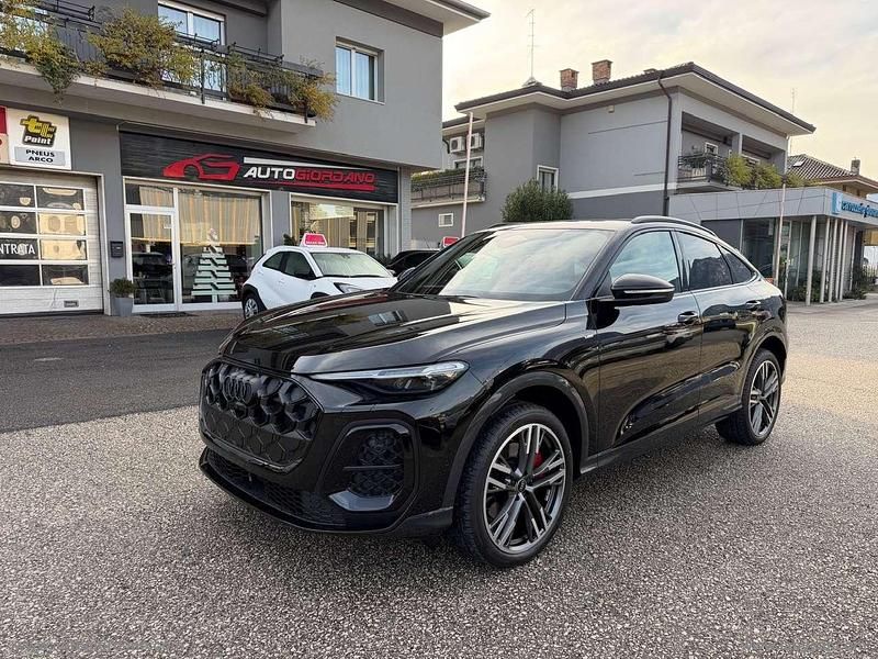 Nero mythos Nuova 2025 Audi Q5 S-Line SUV | 77.500 € (Buon prezzo) - Immagine 1/4
