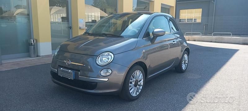 Grigio medio metalizzato Usata 2014 Fiat 500 Lounge Due volumi | 8990 € (Buon prezzo) - Immagine 1/4
